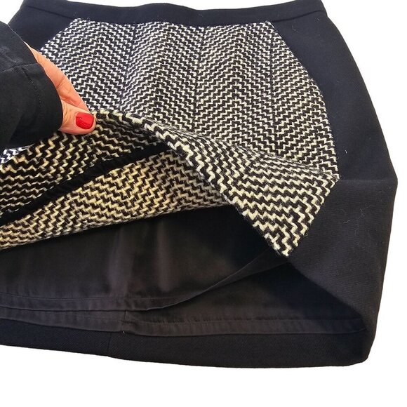J Crew Black Wool A-Line Short Skirt Sz 8 Chevron Pattern Pocketed Front Panel - Picture 4 of 10